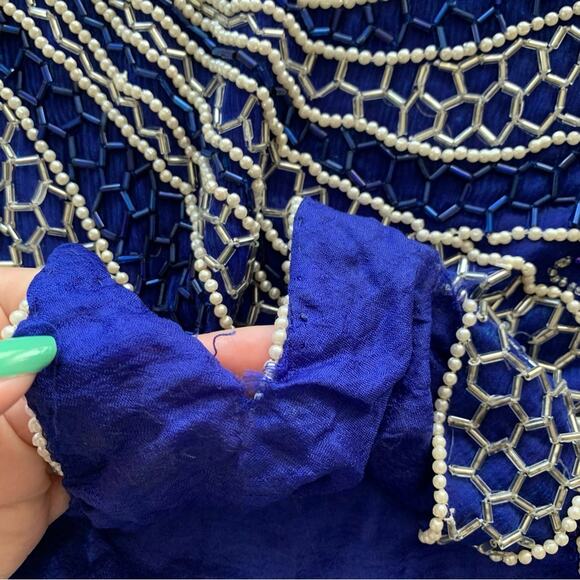 Vintage Royal Blue Pure Silk Beaded Pearl & Silver Sequins V-Neck Retro Blouse - Picture 4 of 10
